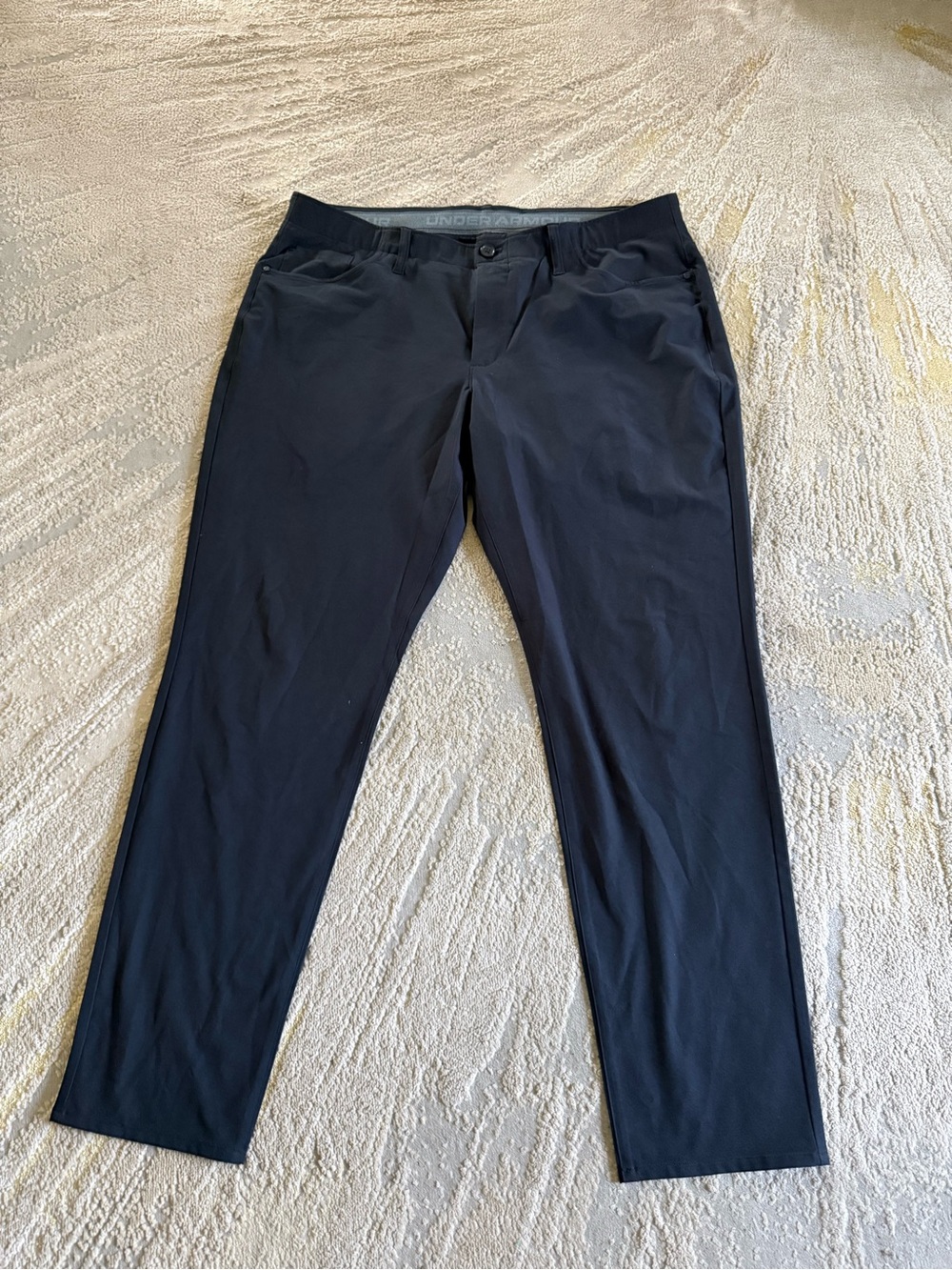 Under Armour black golf pants size 40